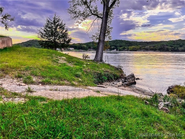 226 Chimney Rock Rd, Camdenton, MO 65020