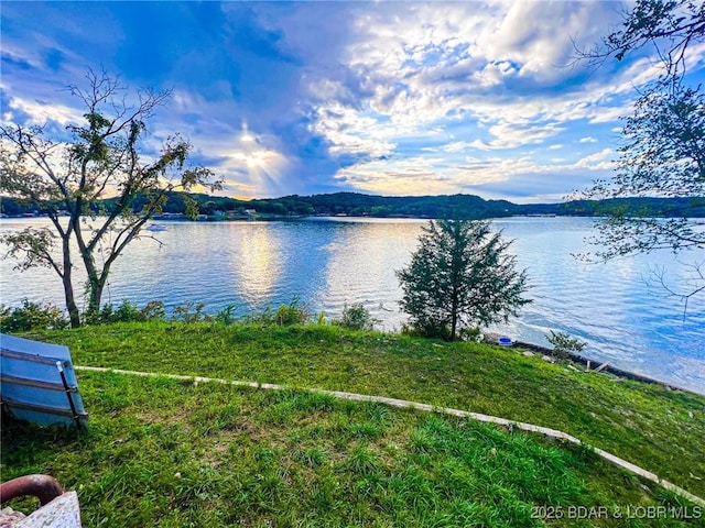 226 Chimney Rock Rd, Camdenton, MO 65020