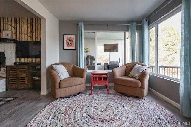 138 Siesta Cir, Camdenton, MO 65020 - sitting room featuring wood finished floors and baseboards