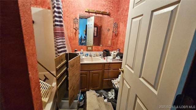 1501 Long Ln, Eldon, MO 65026 - full bath featuring vanity and a shower with shower curtain