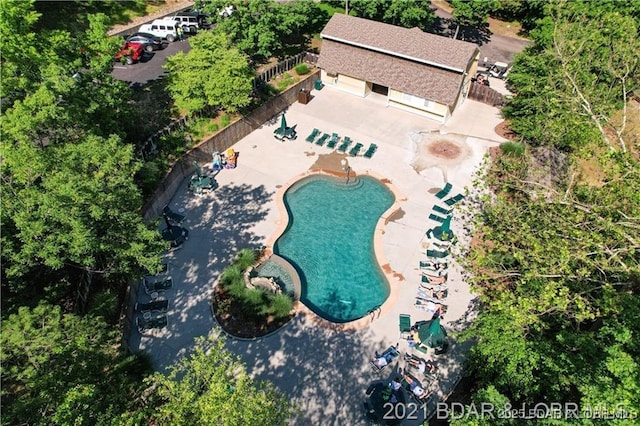 24 Canoe Ct, Osage Beach, MO 65065 - aerial view of a pool area