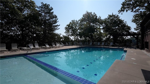 5940 Baydy Peak Rd Unit 325, Osage Beach, MO 65065 - view of pool with a patio and a pool with connected hot tub
