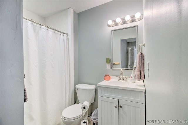 31806 Lakeview Ln, Gravois Mills, MO 65037 - bathroom featuring toilet, vanity, and a shower with curtain