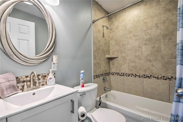 31806 Lakeview Ln, Gravois Mills, MO 65037 - bathroom featuring shower / bath combination with curtain, vanity, and toilet