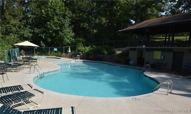 62 Durham Ct, Four Seasons, MO 65049 - community pool featuring a community hot tub and a patio