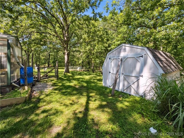204 Wellington Ln, Laurie, MO 65037 - view of yard