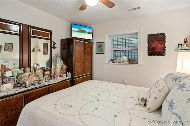 169 Kaanapali Dr, Roach, MO 65787 - bedroom with ceiling fan