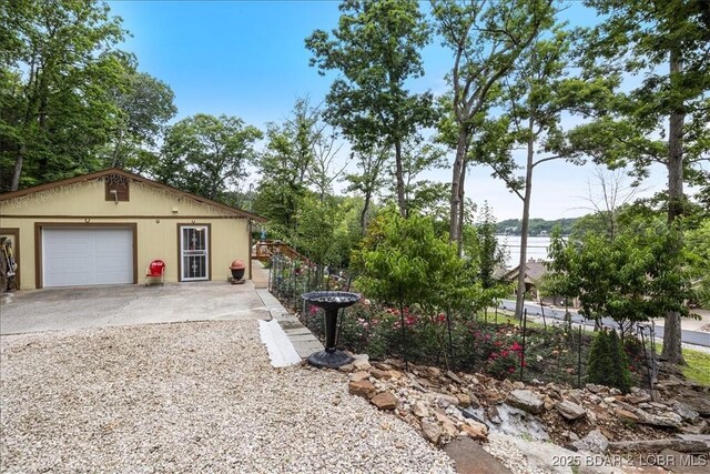169 Kaanapali Dr, Roach, MO 65787 - view of front of property with a garage