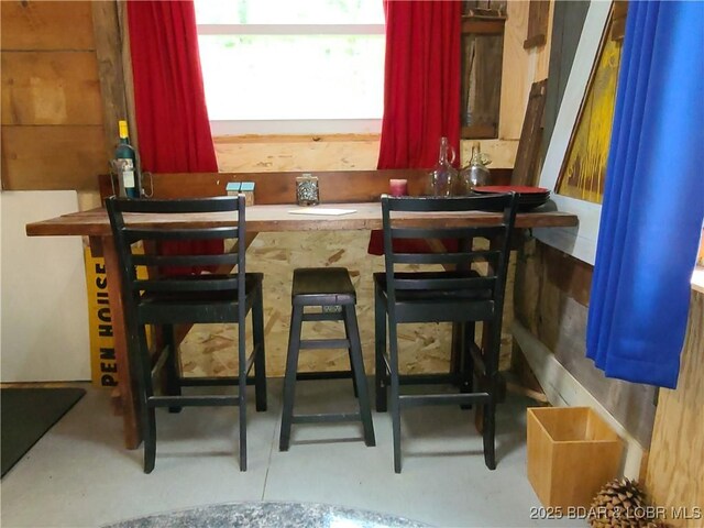 31025 Broken Circle Rd, Stover, MO 65078 - dining room featuring concrete flooring
