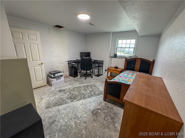 18400 Alum Springs Rd, Versailles, MO 65084 - bedroom with a desk, a textured wall, and a textured ceiling