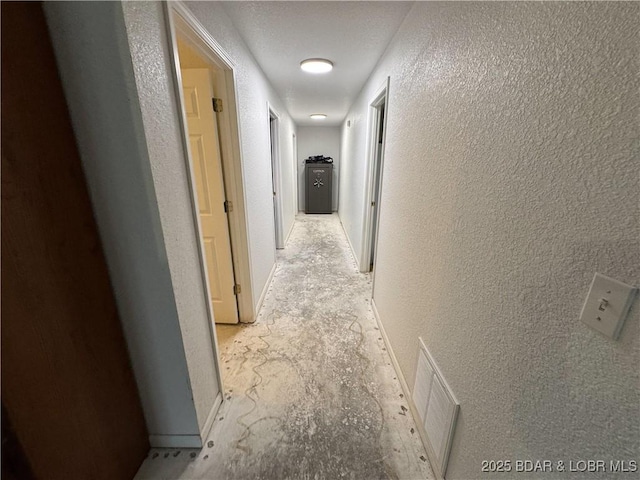 18400 Alum Springs Rd, Versailles, MO 65084 - hallway with a textured wall