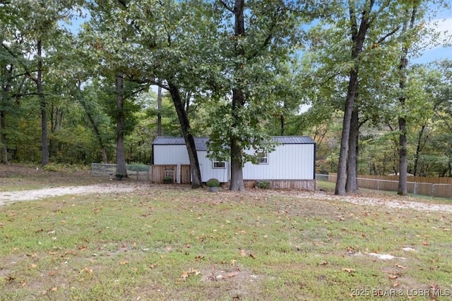 34546 Ivy Bend Rd, Stover, MO 65018 - view of yard with an outbuilding
