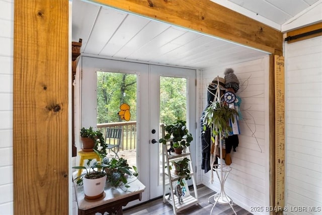 34546 Ivy Bend Rd, Stover, MO 65018 - entryway with wood finished floors
