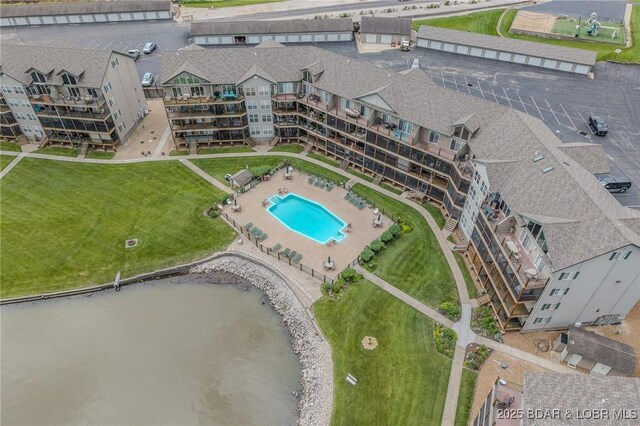 272 Cedar Glen Dr Unit 3A, Camdenton, MO 65020 - bird's eye view of a pool and apartment complex / building