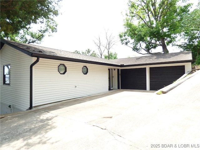 44 Port Bagnell Rd, Eldon, MO 65026 - garage featuring driveway