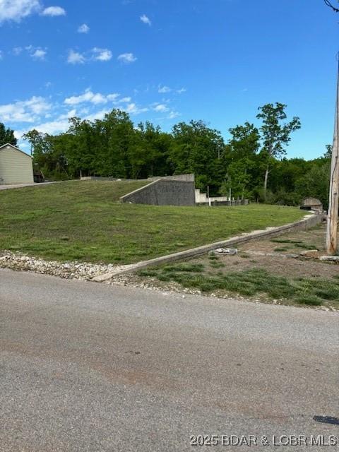 180 Oak Hill Forest Dr, Eldon, MO 65026