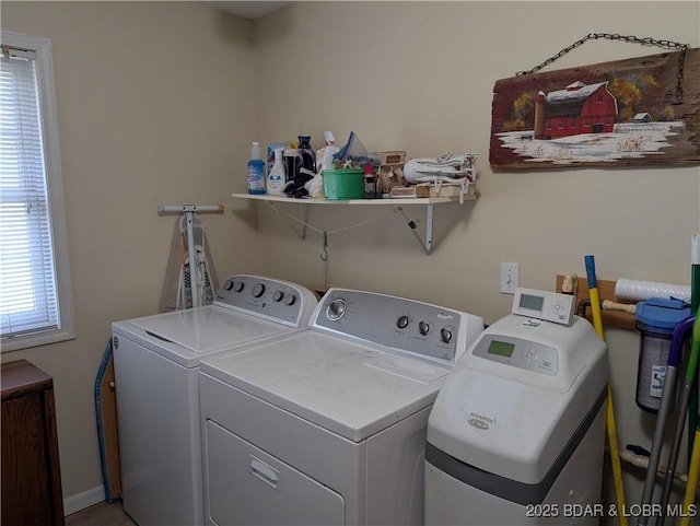 1001 Ha Ha Tonka Rd, Camdenton, MO 65020 - laundry room with washer and dryer
