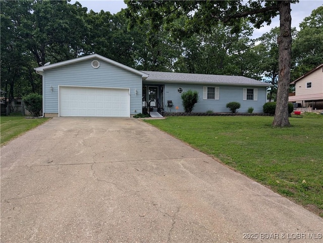 1001 Ha Ha Tonka Rd, Camdenton, MO 65020 - single story home featuring a garage, a front lawn, and driveway