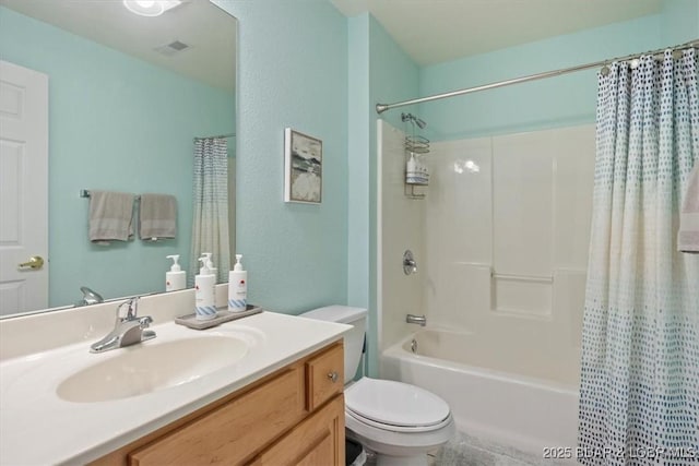 1181 Jeffries Rd Unit B107, Osage Beach, MO 65065 - bathroom with toilet, vanity, and shower / bath combination with curtain