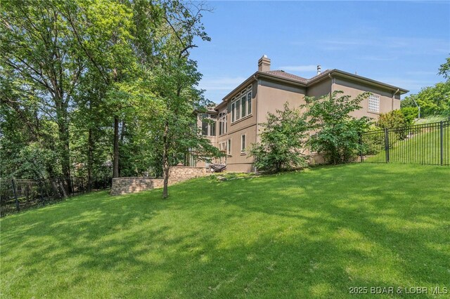 5938 N Chatham Ave, Kansas City, MO 64151 - view of yard
