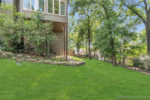 5938 N Chatham Ave, Kansas City, MO 64151 - view of yard