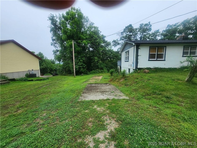 159 Tonka Shady Ln, Camdenton, MO 65020 - view of grassy yard featuring a patio