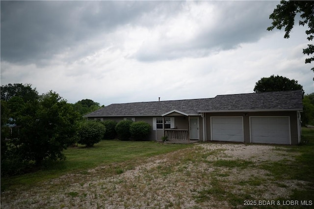 18 Chippewa Dr, Eldon, MO 65026 - single story home featuring an attached garage, a front lawn, driveway, and a porch