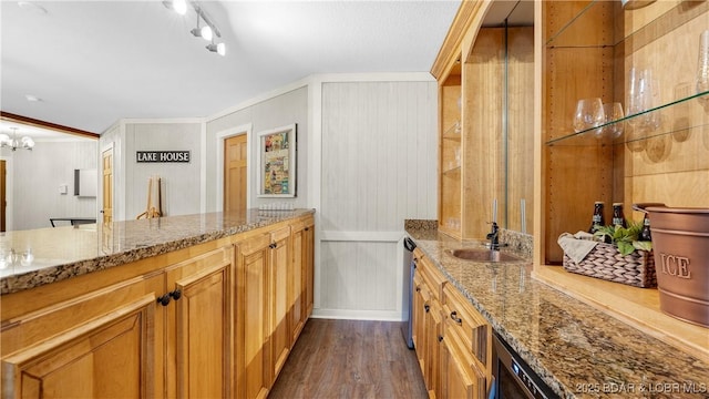 1624 Kays Point Rd, Four Seasons, MO 65049 - bathroom with wood finished floors, vanity, and crown molding