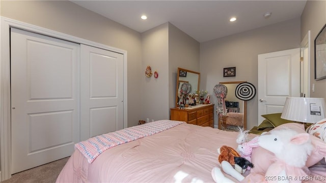 23 Enclaves Ln, Lake Ozark, MO 65049 - bedroom featuring carpet floors, a closet, and recessed lighting