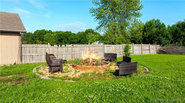 180 Skylark Ln, Linn Creek, MO 65052 - fenced backyard with an outdoor fire pit