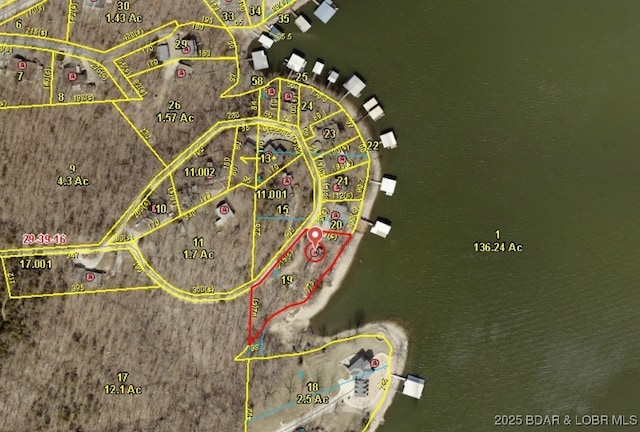 271 Racetrack Cir, Linn Creek, MO 65052