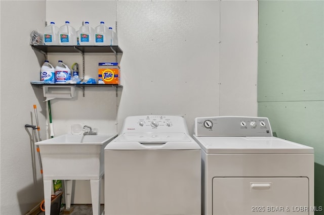 28 Hamilton Way, Sunrise Beach, MO 65079 - laundry room featuring separate washer and dryer