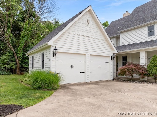 7 Lost Spike Ct, Camdenton, MO 65020 - garage featuring concrete driveway