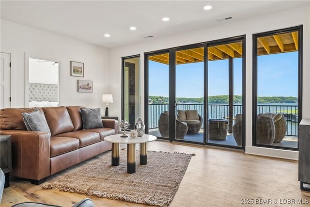 96 Palisades Yacht Club Dr, Lake Ozark, MO 65049