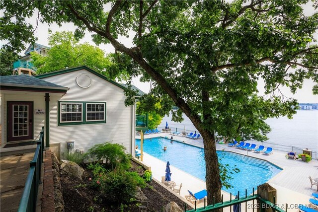 607 E Harbour Towne Dr Unit E-607, Lake Ozark, MO 65049 - view of community pool