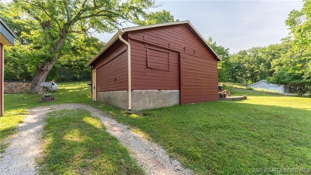 87 Outback Loop, Linn Creek, MO 65052 - view of outdoor structure featuring driveway