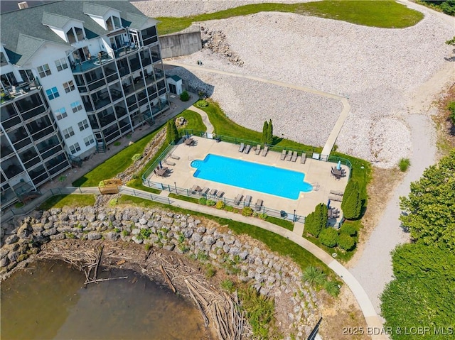 440 Cedar Heights Dr Unit 1C, Camdenton, MO 65020 - aerial view of a pool area