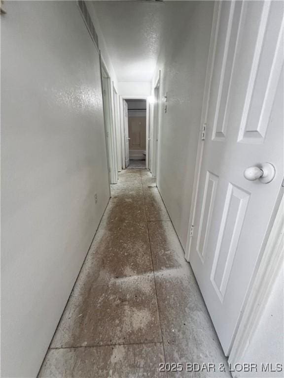 1509 Oak Bend Rd, Sunrise Beach, MO 65079 - corridor featuring baseboards