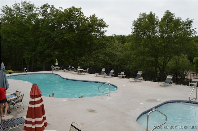 1778 Country Club Dr, Lake Ozark, MO 65049 - community pool with a patio