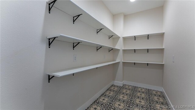 1778 Country Club Dr, Lake Ozark, MO 65049 - view of pantry