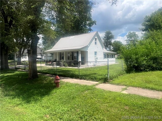 206 Oak St S, Versailles, MO 65084 - photo 2