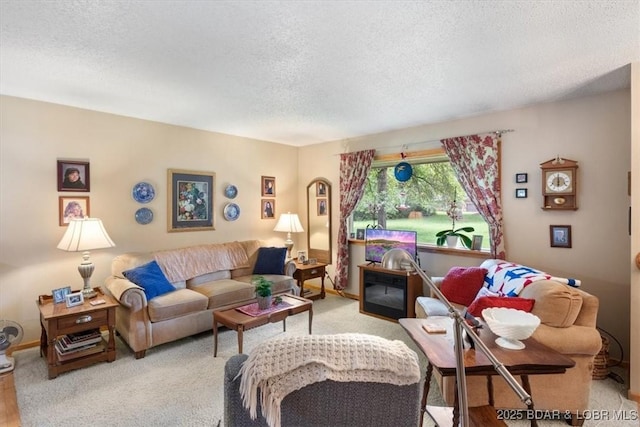 28 Wood River Rd, Lake Ozark, MO 65049 - living room featuring a textured ceiling and baseboards
