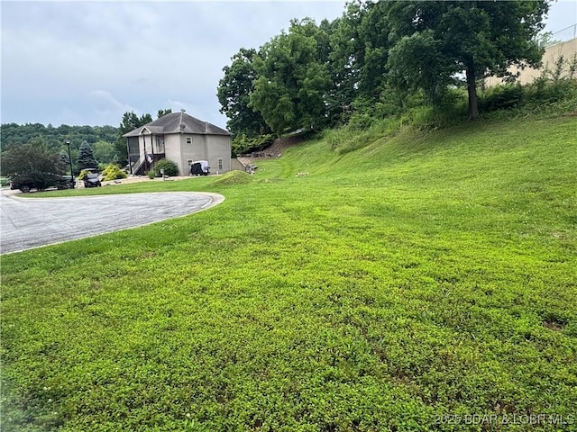 50 Tom Watson Ct, Lake Ozark, MO 65049
