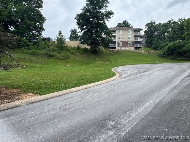 50 Tom Watson Ct, Lake Ozark, MO 65049
