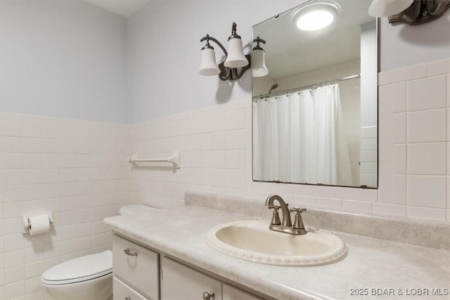 43 Bob White Ln, Lake Ozark, MO 65049 - bathroom featuring vanity, tile walls, curtained shower, and decorative backsplash