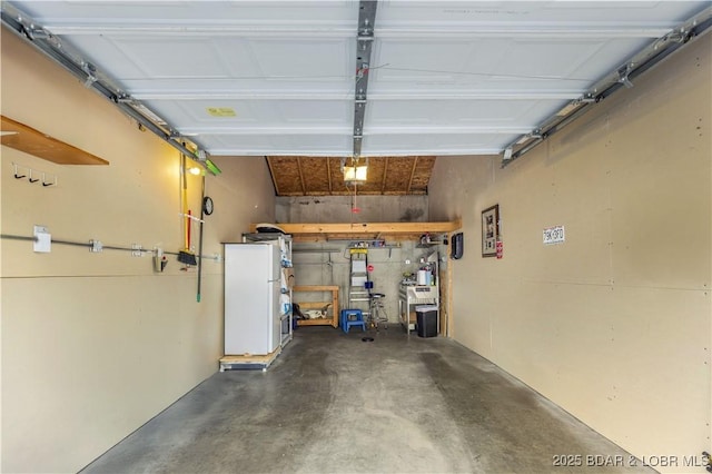 6680 Keystone Dr Unit 241, Osage Beach, MO 65065 - view of garage
