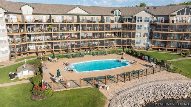 133 Cedar Glen Ct Unit 4B, Camdenton, MO 65020 - community pool featuring a patio area