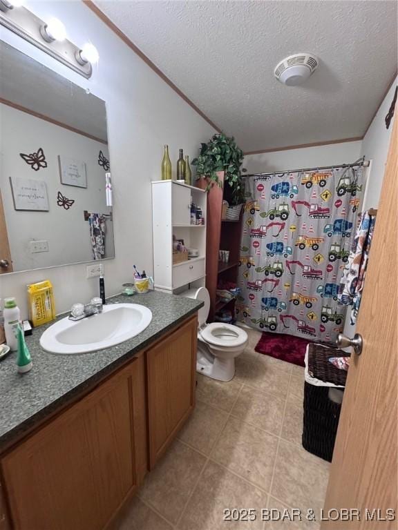 974 State Rte E, Montreal, MO 65591 - bathroom with vanity, tile patterned floors, a shower with curtain, a textured ceiling, and ornamental molding