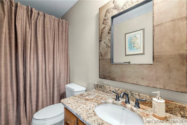 1759 Chimney Pt, Sunrise Beach, MO 65079 - full bath featuring vanity and curtained shower