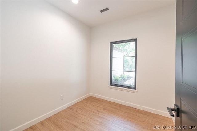 370 Via Appia Dr, Sunrise Beach, MO 65079 - unfurnished room featuring light wood-style flooring and recessed lighting